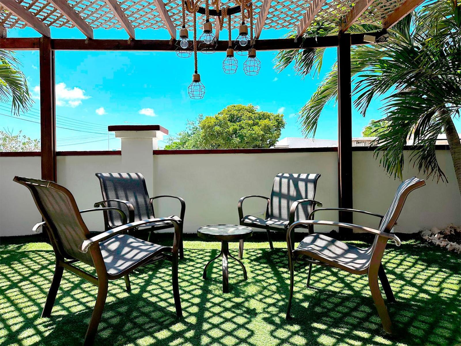 Ladybugs Apartments Palm Beach Eksteriør bilde